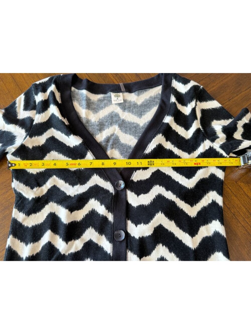 Black & White Chevron Button-Up Cardigan Sweater By Love Tree Size Large - Picture 9 of 11